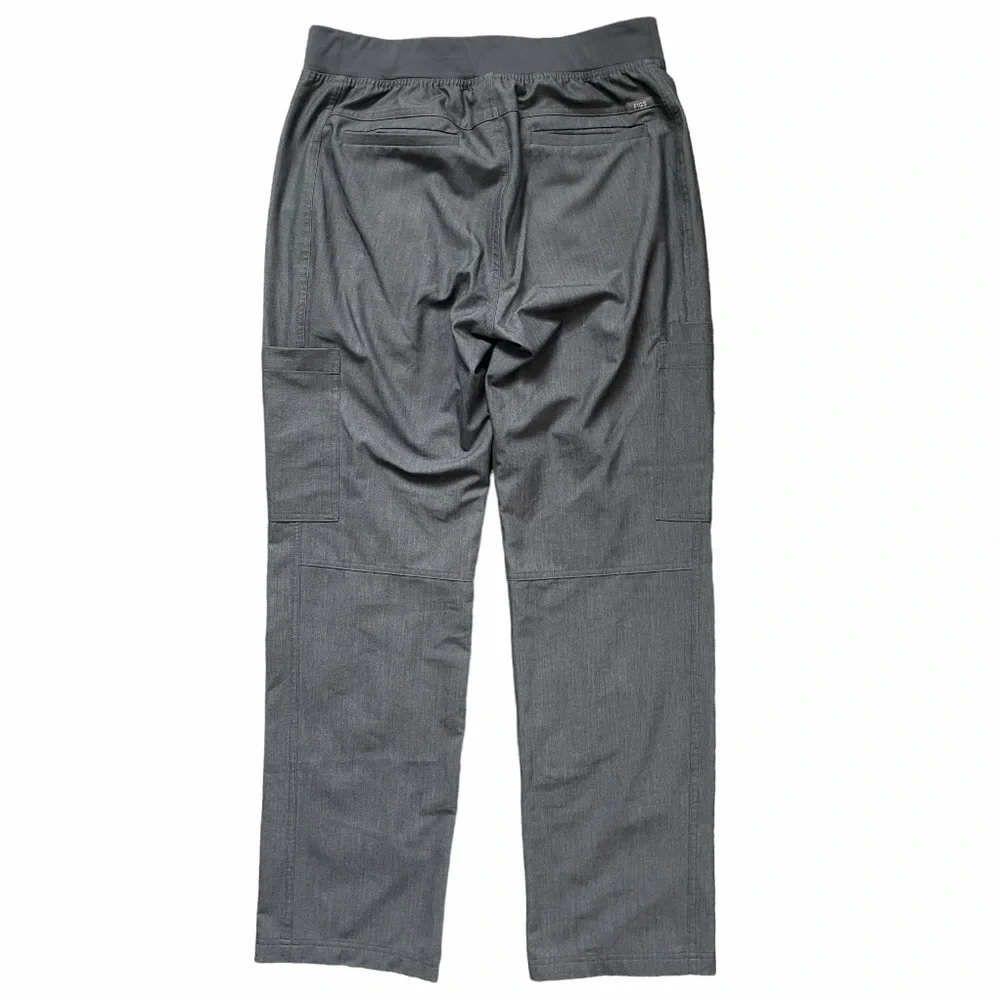 Figs Leon™ Three-Pocket Scrub Top and Axim™ Cargo Scrub Pants